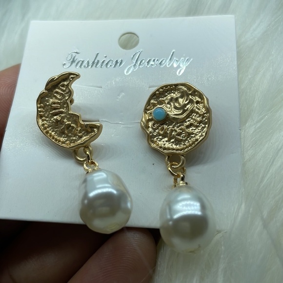 Gold Moon And Coin Mismatched Drop Pearl Earrings - Picture 7 of 10